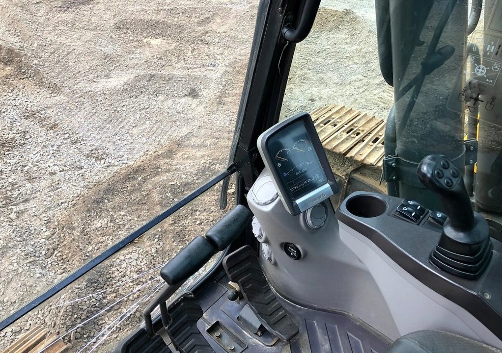 Volvo EC, 2013 год, 4 500 000 рублей, 2 фотография