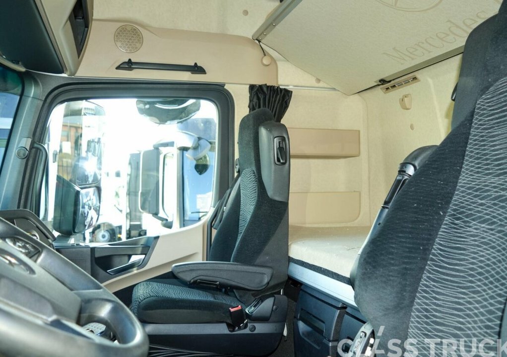 Mercedes-Benz Actros, 2016 год, 5 670 000 рублей, 3 фотография