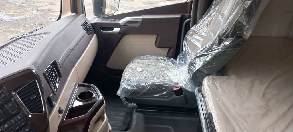 FAW J6 CA4180, 2023 год, 6 090 000 рублей, 7 фотография