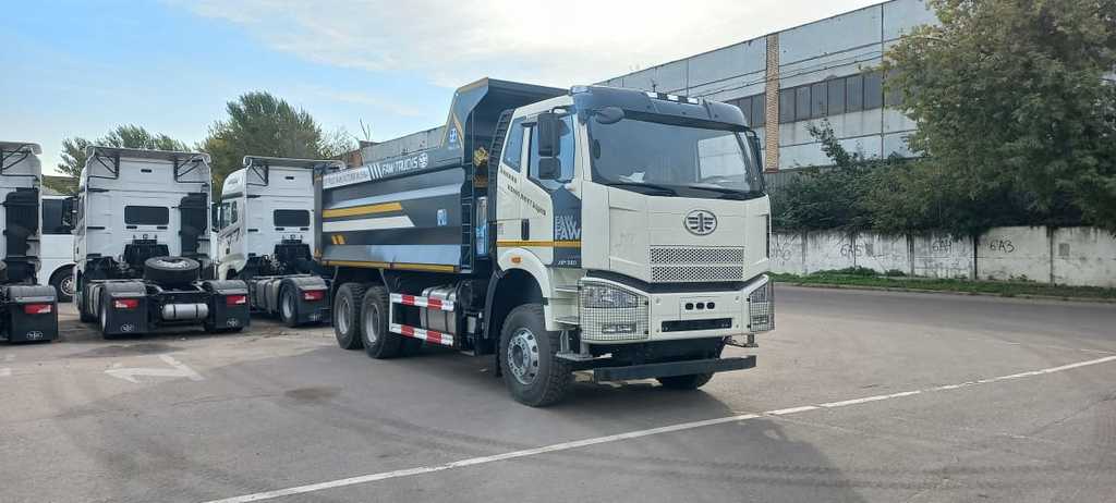 FAW J6 CA3250, 2023 год, 8 100 000 рублей, 1 фотография