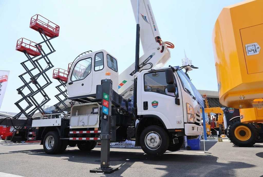 Isuzu Elf (N-series), 2026 год, 5 312 000 рублей, 1 фотография