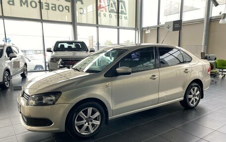 Volkswagen Polo VI (EU Market), 2011 год, 750 000 рублей, 2 фотография