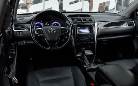 Toyota Camry, 2017 год, 2 149 000 рублей, 6 фотография