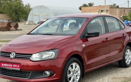 Volkswagen Polo VI (EU Market), 2013 год, 1 100 000 рублей, 1 фотография