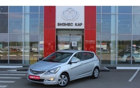 Hyundai Solaris II рестайлинг, 2015 год, 1 120 000 рублей, 1 фотография