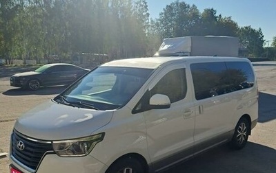 Hyundai H-1 II рестайлинг, 2018 год, 3 190 000 рублей, 1 фотография