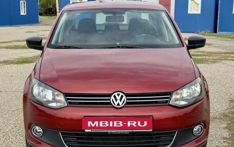 Volkswagen Polo VI (EU Market), 2013 год, 1 100 000 рублей, 2 фотография