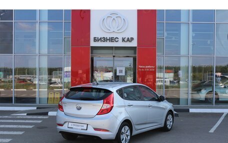 Hyundai Solaris II рестайлинг, 2015 год, 1 120 000 рублей, 5 фотография