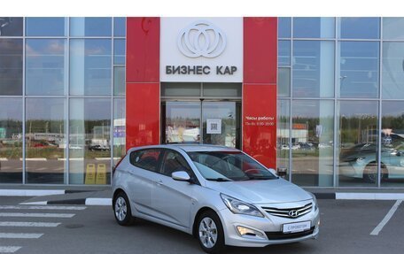 Hyundai Solaris II рестайлинг, 2015 год, 1 120 000 рублей, 3 фотография