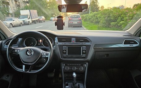 Volkswagen Tiguan II, 2019 год, 2 590 000 рублей, 13 фотография