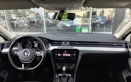 Volkswagen Passat B8 рестайлинг, 2017 год, 1 700 000 рублей, 9 фотография