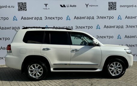 Toyota Land Cruiser 200, 2018 год, 8 290 000 рублей, 6 фотография