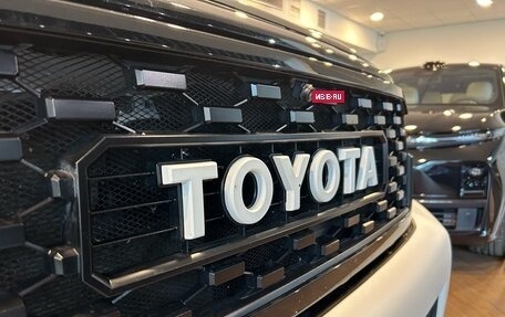 Toyota Sequoia II рестайлинг, 2020 год, 10 200 000 рублей, 8 фотография