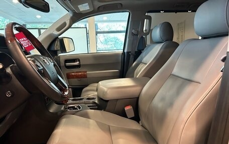 Toyota Sequoia II рестайлинг, 2020 год, 10 200 000 рублей, 12 фотография