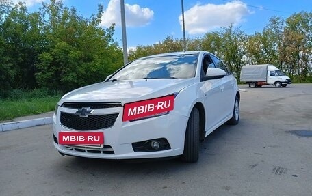 Chevrolet Cruze II, 2011 год, 720 000 рублей, 2 фотография