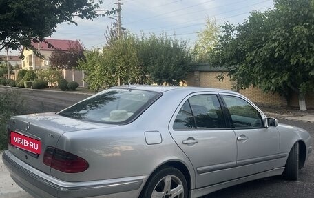 Mercedes-Benz E-Класс, 2001 год, 590 000 рублей, 3 фотография