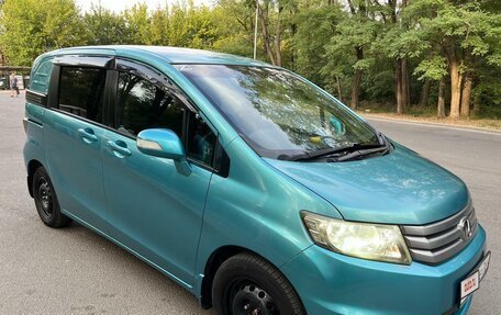 Honda Freed I, 2011 год, 1 400 000 рублей, 2 фотография