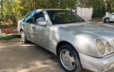 Mercedes-Benz E-Класс, 1998 год, 300 000 рублей, 6 фотография