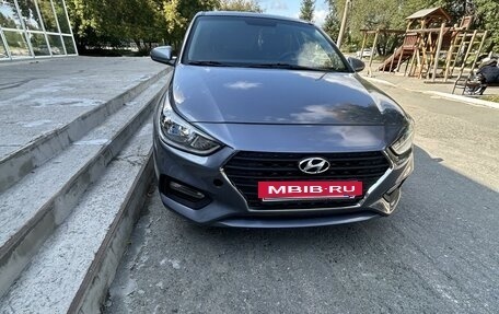 Hyundai Solaris II рестайлинг, 2018 год, 1 000 000 рублей, 2 фотография