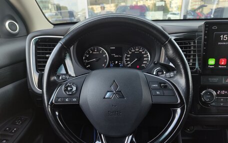 Mitsubishi Outlander III рестайлинг 3, 2016 год, 1 620 000 рублей, 17 фотография