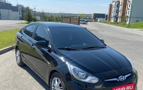 Hyundai Solaris II рестайлинг, 2013 год, 1 200 000 рублей, 2 фотография