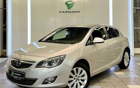 Opel Astra J, 2011 год, 670 000 рублей, 1 фотография