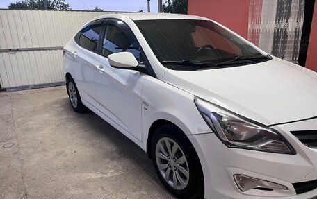 Hyundai Solaris II рестайлинг, 2016 год, 1 030 000 рублей, 4 фотография