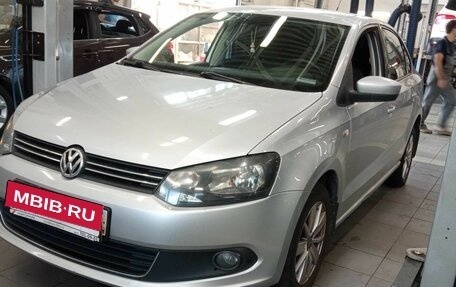 Volkswagen Polo VI (EU Market), 2012 год, 907 200 рублей, 1 фотография