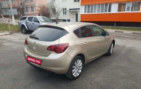 Opel Astra J, 2011 год, 780 000 рублей, 1 фотография