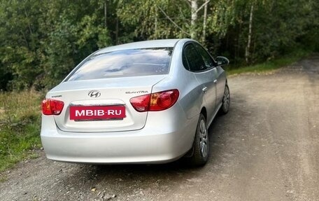 Hyundai Elantra IV, 2011 год, 900 000 рублей, 3 фотография