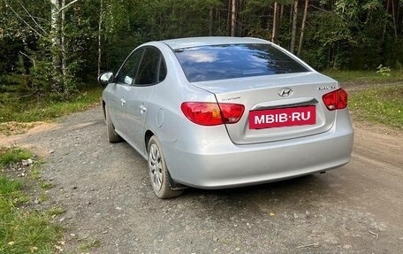 Hyundai Elantra IV, 2011 год, 900 000 рублей, 4 фотография