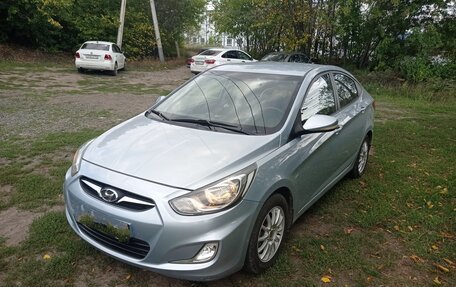 Hyundai Solaris II рестайлинг, 2012 год, 1 030 000 рублей, 3 фотография