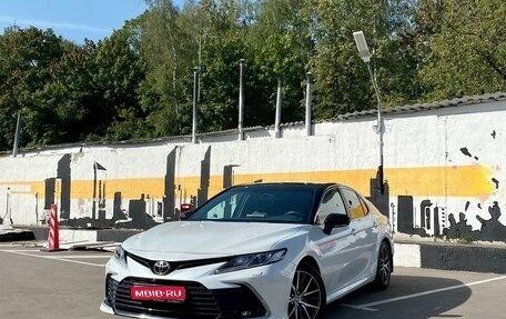 Toyota Camry, 2021 год, 3 700 000 рублей, 1 фотография