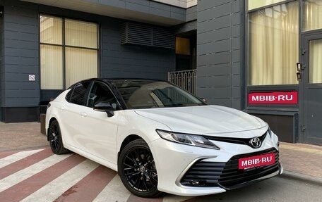 Toyota Camry, 2021 год, 3 700 000 рублей, 2 фотография