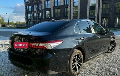 Toyota Camry, 2020 год, 2 700 000 рублей, 17 фотография