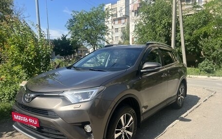 Toyota RAV4, 2017 год, 2 150 000 рублей, 3 фотография