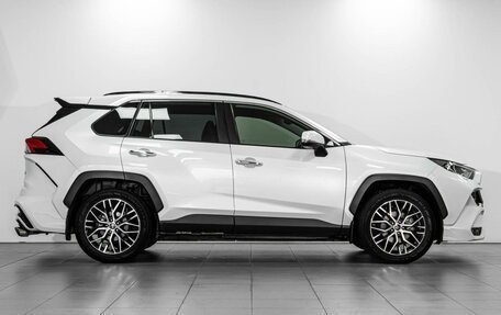 Toyota RAV4, 2020 год, 3 990 000 рублей, 5 фотография