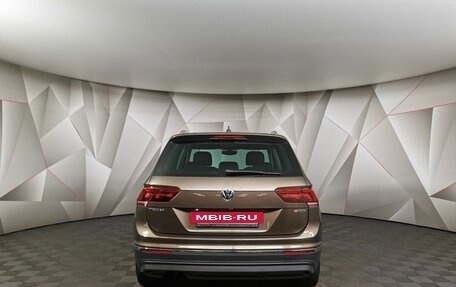 Volkswagen Tiguan II, 2018 год, 2 999 000 рублей, 8 фотография