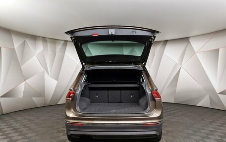 Volkswagen Tiguan II, 2018 год, 2 999 000 рублей, 17 фотография