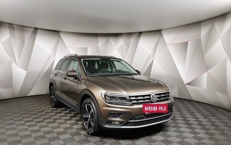 Volkswagen Tiguan II, 2018 год, 2 999 000 рублей, 3 фотография