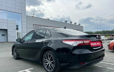 Toyota Camry, 2021 год, 3 250 000 рублей, 7 фотография