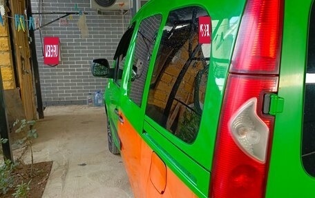 Renault Kangoo II рестайлинг, 2008 год, 900 000 рублей, 11 фотография