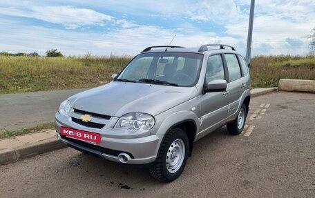 Chevrolet Niva I рестайлинг, 2013 год, 580 000 рублей, 2 фотография