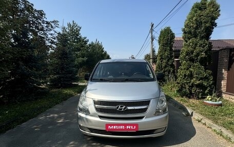 Hyundai Grand Starex Grand Starex I рестайлинг 2, 2010 год, 1 750 000 рублей, 2 фотография