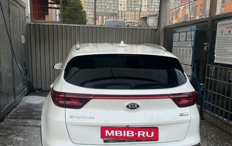 KIA Sportage IV рестайлинг, 2020 год, 2 600 000 рублей, 2 фотография