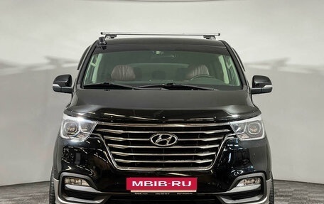 Hyundai Grand Starex Grand Starex I рестайлинг 2, 2020 год, 5 919 000 рублей, 2 фотография