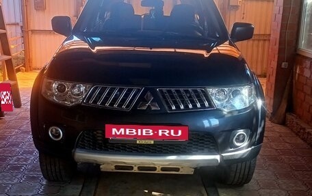 Mitsubishi Pajero Sport II рестайлинг, 2013 год, 1 690 000 рублей, 4 фотография