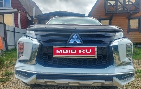 Mitsubishi Montero Sport, 2022 год, 5 150 000 рублей, 3 фотография