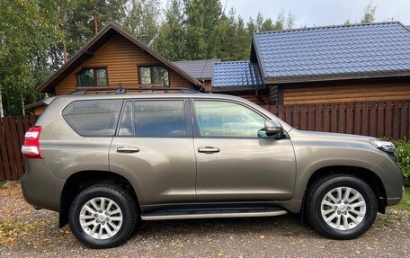 Toyota Land Cruiser Prado 150 рестайлинг 2, 2014 год, 3 300 000 рублей, 3 фотография