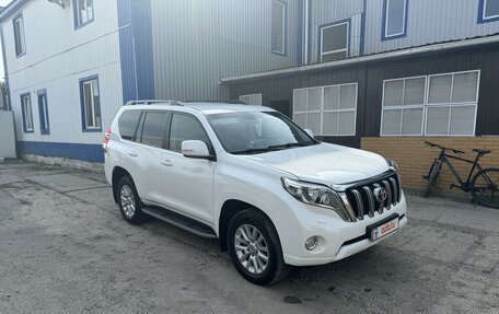 Toyota Land Cruiser Prado 150 рестайлинг 2, 2015 год, 3 600 000 рублей, 3 фотография